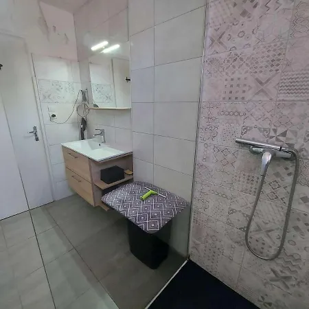 Climatise Pour 4 A 200m De La Plage, Au Coeur De Marseillan-plage - Fr-1-326-769 Apartmán *